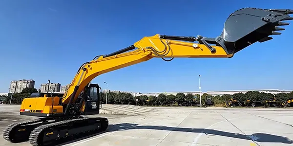 Pelle sur Chenilles ZG220N 