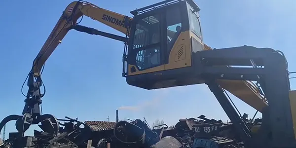 Pelleteuse à grappin multi-griffes ZG210H