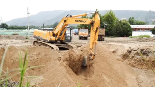 Pelle sur chenilles ZG380 pour la manutention de sable et de roches