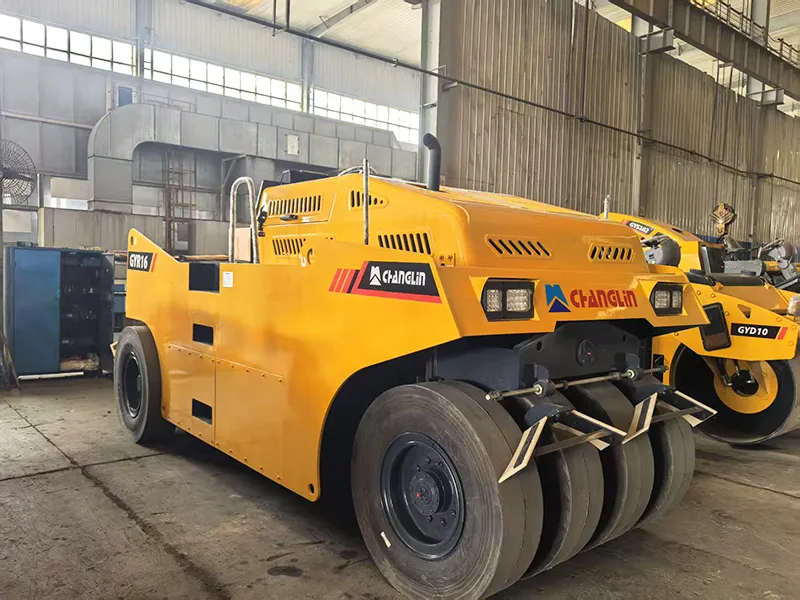 Compacteur sur pneumatiques GYR16