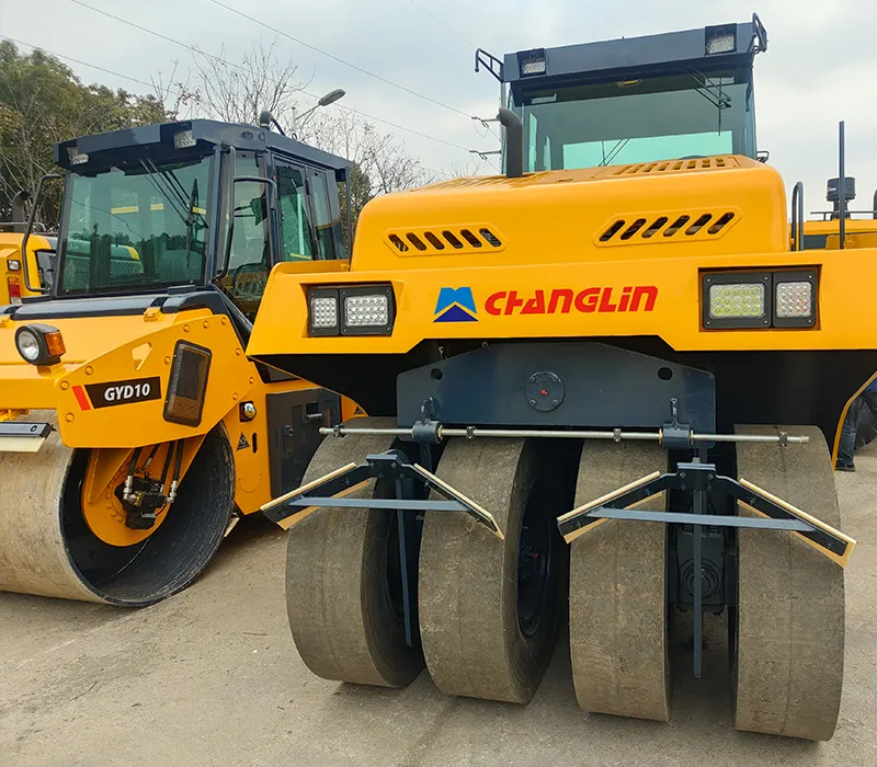 Compacteur sur pneumatiques GYR16