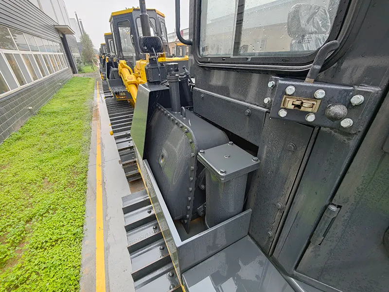 Bulldozer hydraulique sur chenilles YD220