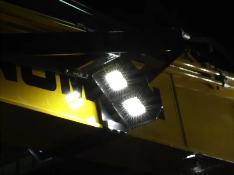 Pelleteuse à grappin multi-griffes ZG210H